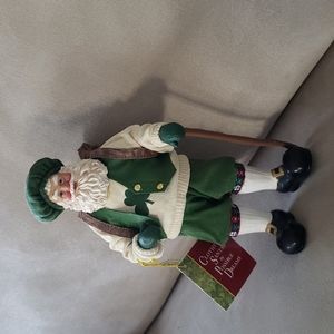 Clothtique Santa's by Possible Dreams